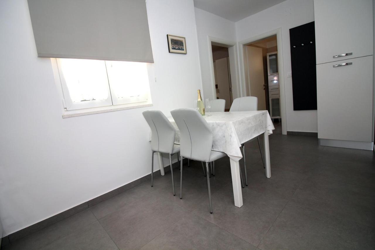 Stella Apartment *